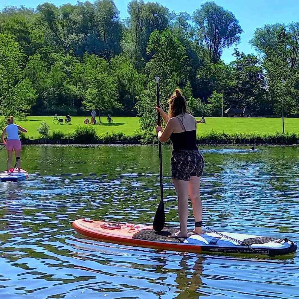 Start2SUP is geschikt voor iedereen:  Ongeacht je leeftijd of ervaringsniveau. Die op een leuke en ontspannen manier wil leren SUPpen. Die de prachtige omgeving van Gent vanuit een ander perspectief wil beleven.